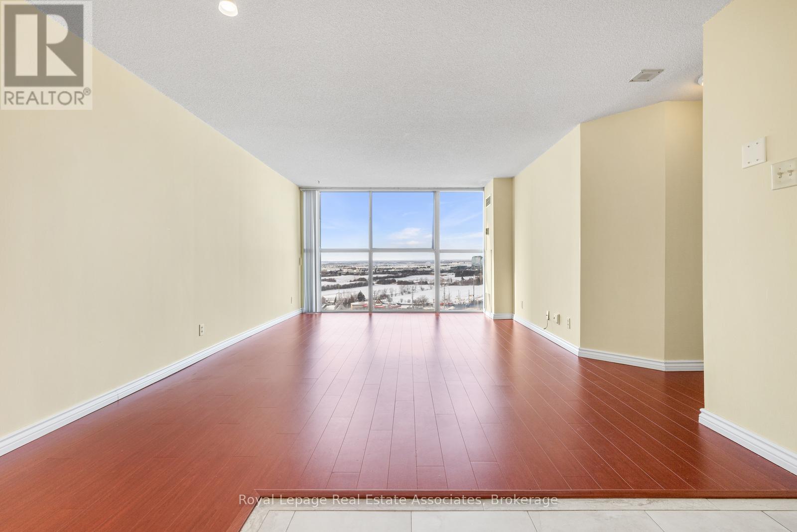 1515 - 35 Trailwood Drive, Mississauga, Ontario  L4Z 3L6 - Photo 3 - W12765484