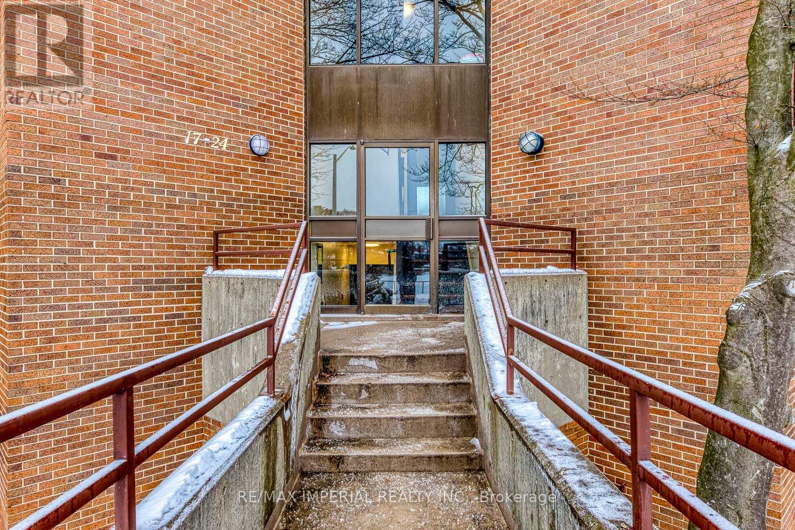 24 - 2035 South Millway Drive, Mississauga, Ontario  L5L 1R7 - Photo 2 - W12765498