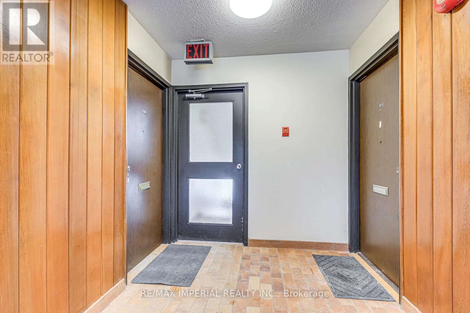 24 - 2035 South Millway Drive, Mississauga, Ontario  L5L 1R7 - Photo 3 - W12765498