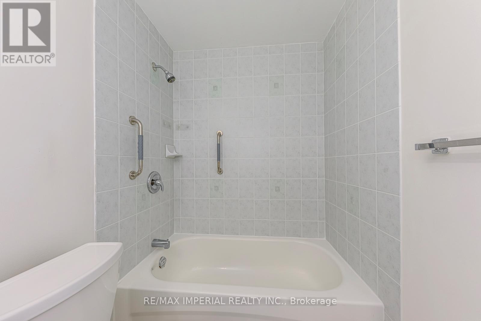 24 - 2035 South Millway Drive, Mississauga, Ontario  L5L 1R7 - Photo 31 - W12765498
