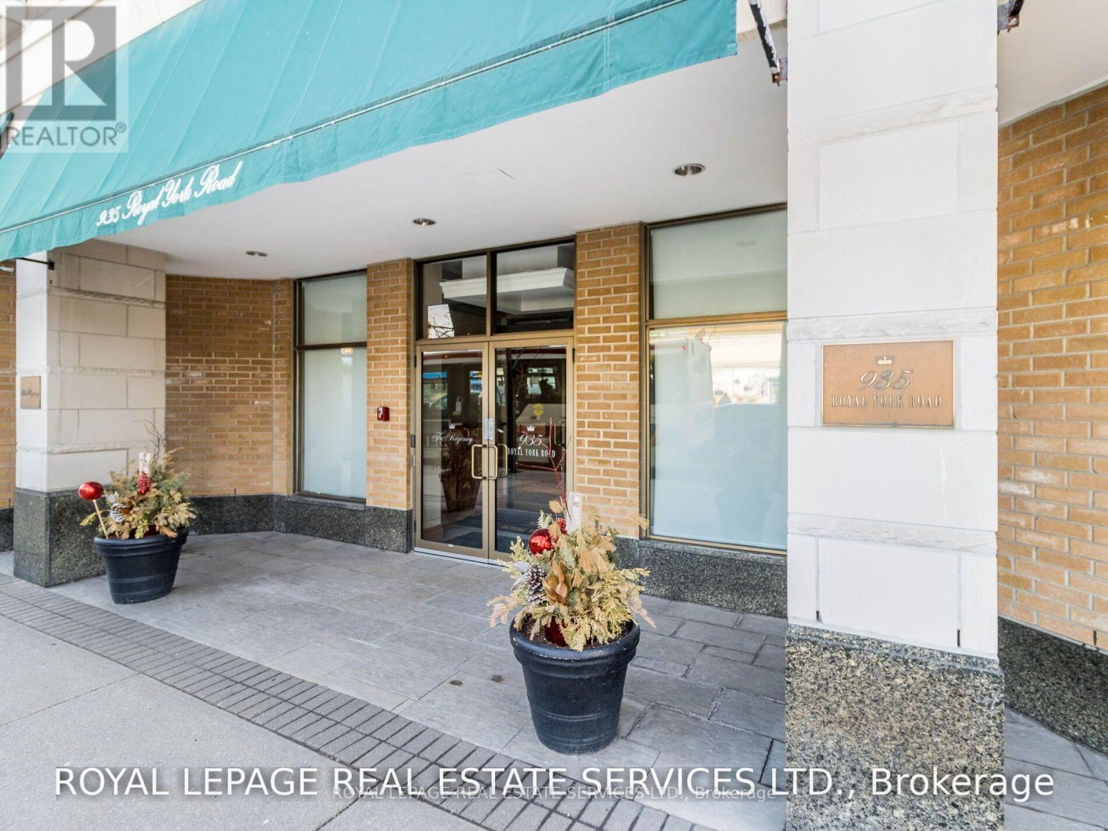 305 - 935 ROYAL YORK ROAD, Toronto, Ontario