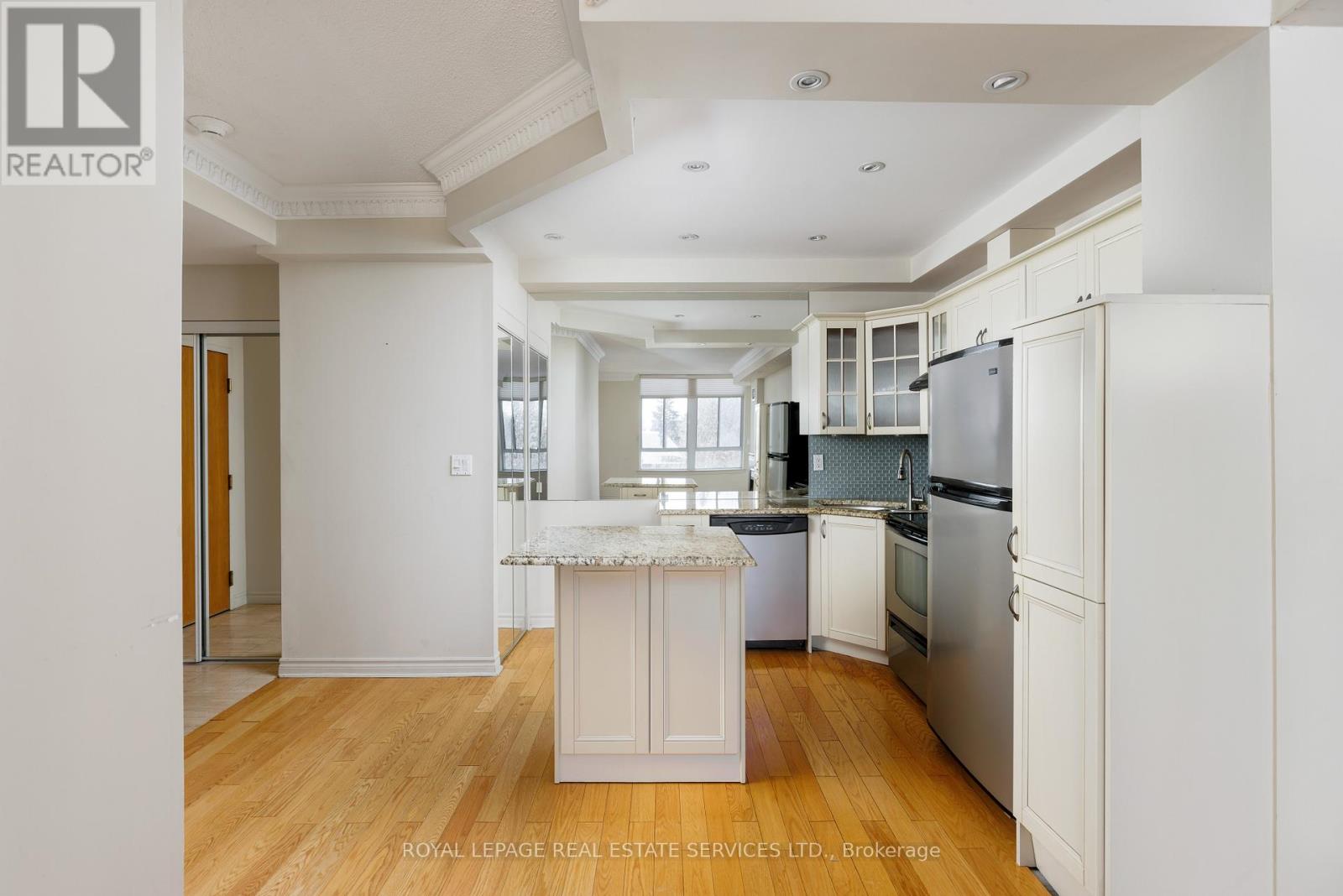 305 - 935 Royal York Road, Toronto, Ontario  M8Y 4H1 - Photo 9 - W12765500