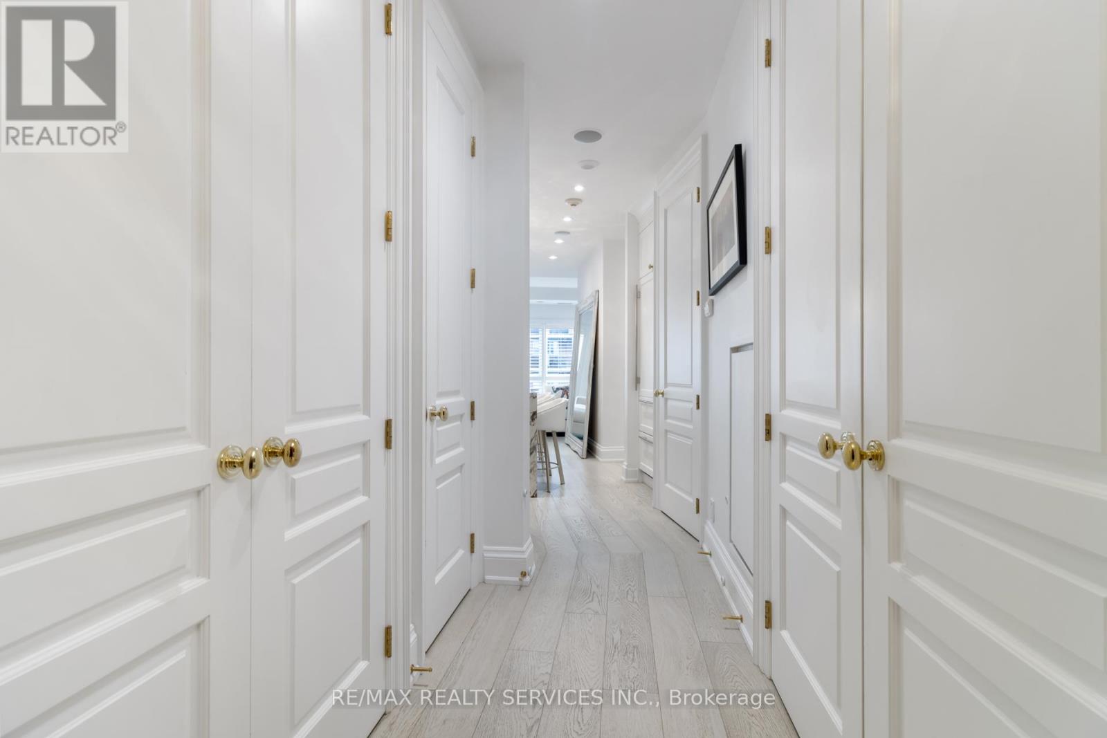 1003 - 111 Forsythe Street, Oakville, Ontario  L6K 3J9 - Photo 10 - W12765512