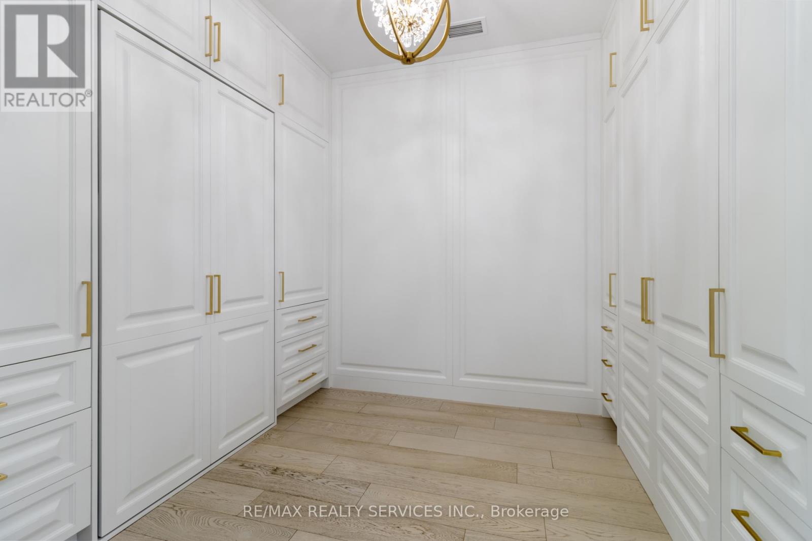 1003 - 111 Forsythe Street, Oakville, Ontario  L6K 3J9 - Photo 11 - W12765512