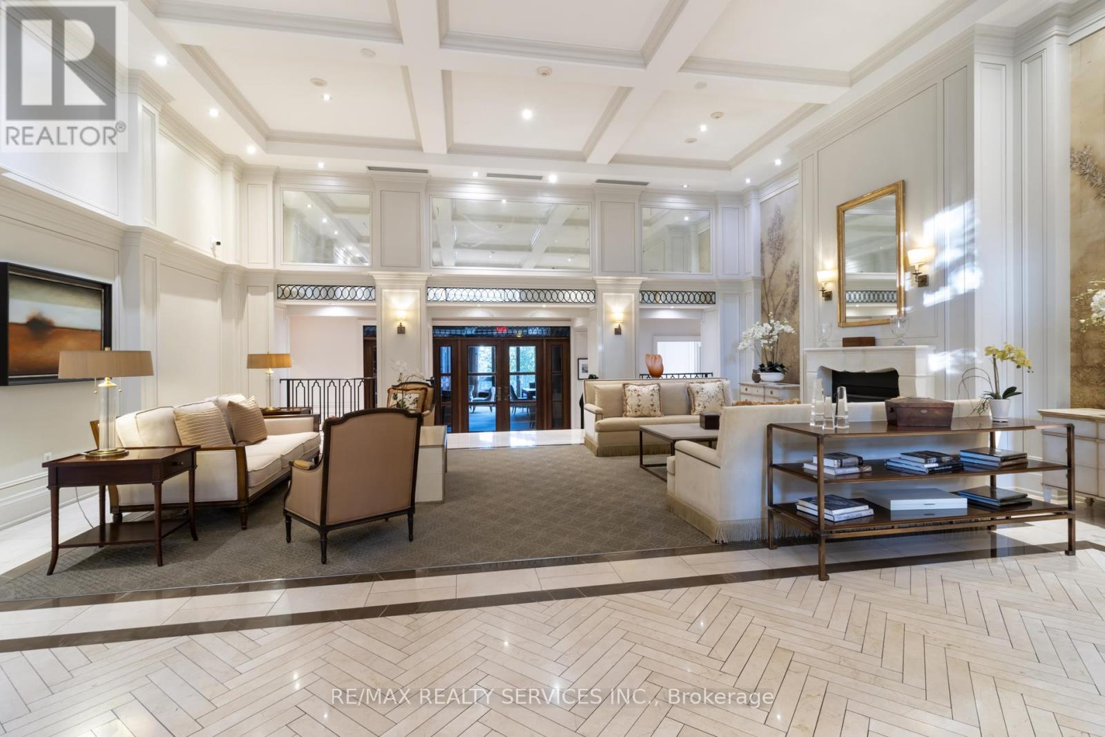 1003 - 111 Forsythe Street, Oakville, Ontario  L6K 3J9 - Photo 5 - W12765512