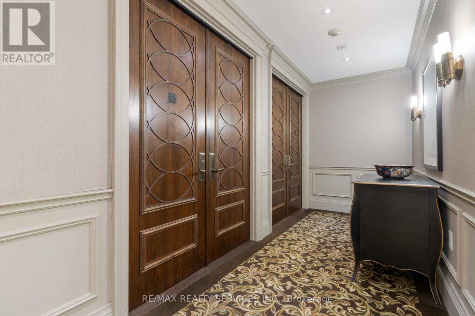 1003 - 111 Forsythe Street, Oakville, Ontario  L6K 3J9 - Photo 8 - W12765512