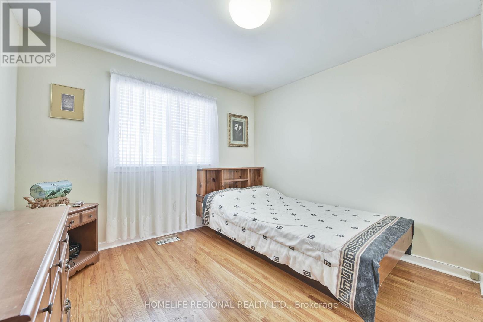 7190 Madiera Road, Mississauga, Ontario  L4T 3A8 - Photo 14 - W12765514