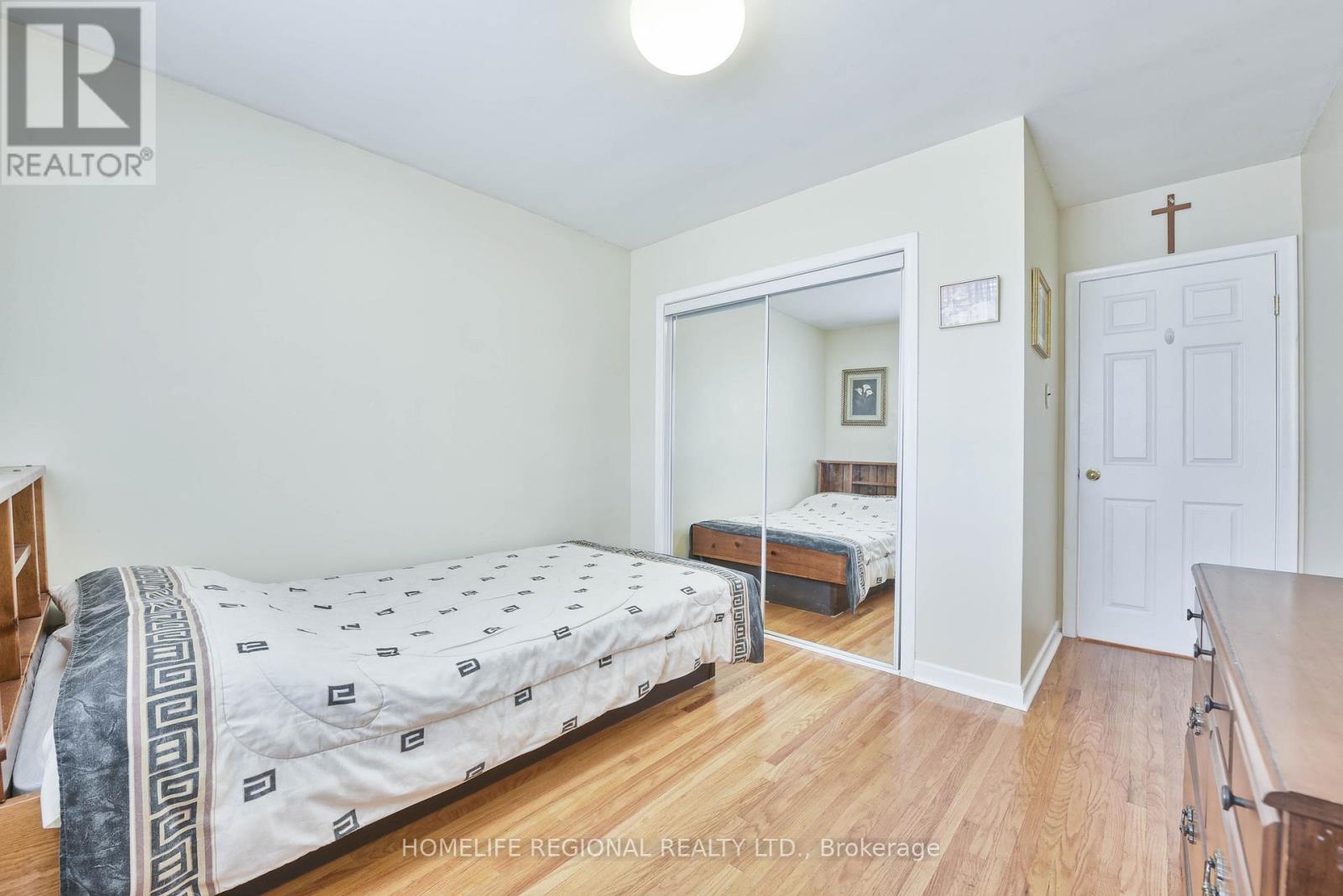 7190 Madiera Road, Mississauga, Ontario  L4T 3A8 - Photo 15 - W12765514