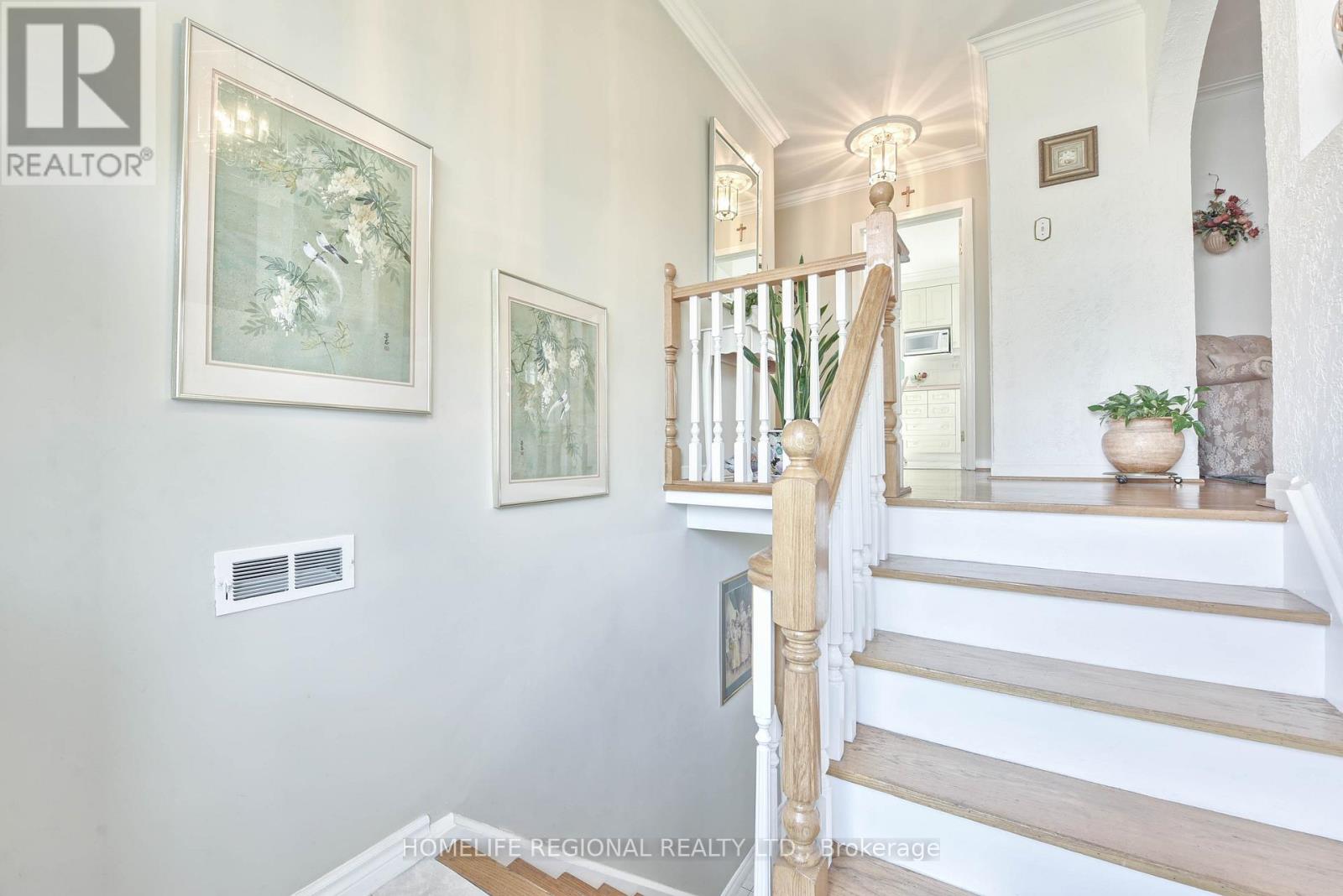 7190 Madiera Road, Mississauga, Ontario  L4T 3A8 - Photo 6 - W12765514