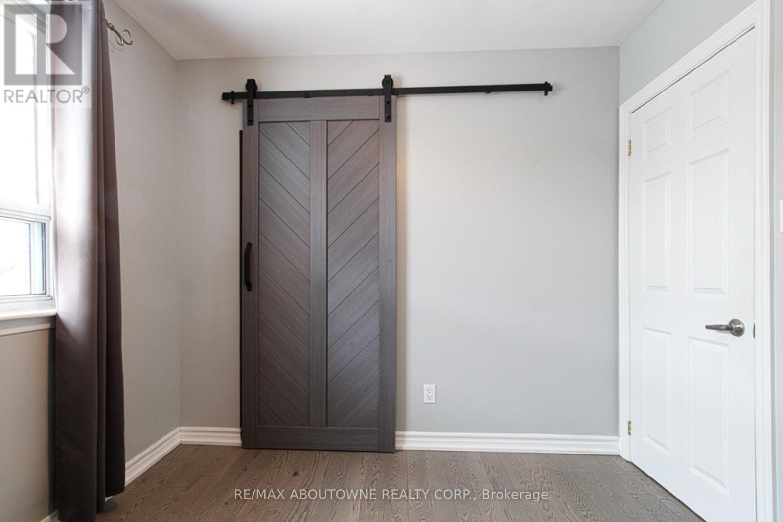 Main - 1601 Sandgate Crescent, Mississauga, Ontario  L5J 2E3 - Photo 18 - W12765552