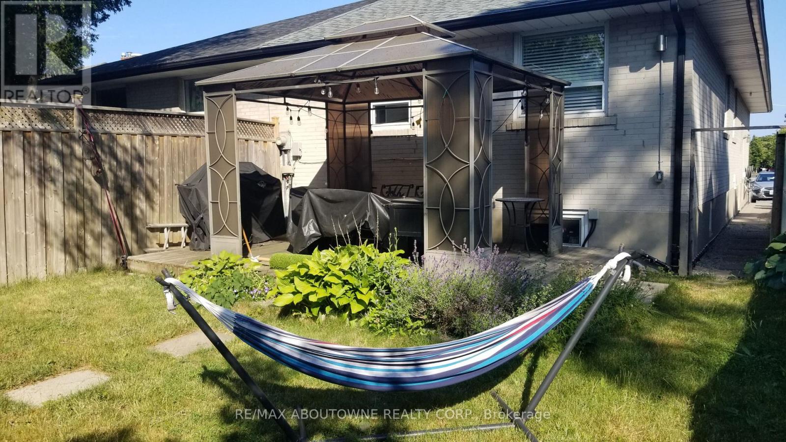 Main - 1601 Sandgate Crescent, Mississauga, Ontario  L5J 2E3 - Photo 22 - W12765552