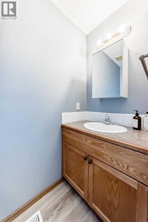 21 Hillview Road, Strathmore, Alberta  T1P 1S7 - Photo 21 - A2283528