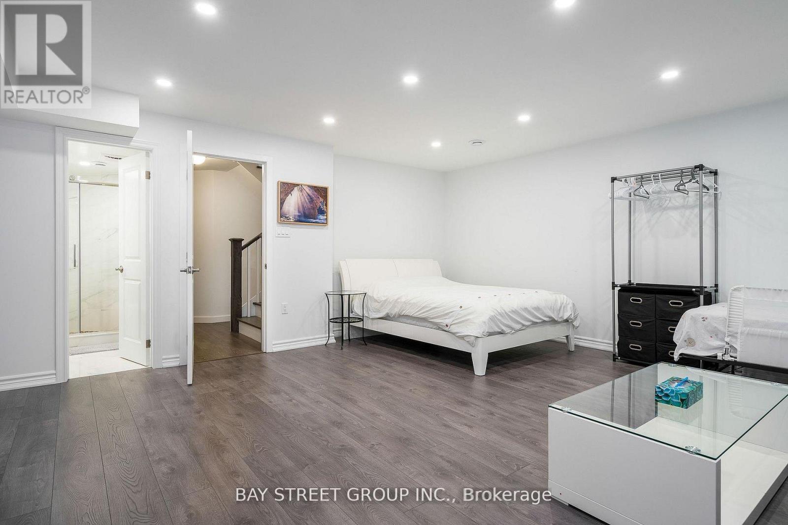 142 Yellow Birch Crescent, Blue Mountains, Ontario  L9Y 0R4 - Photo 16 - X12765468