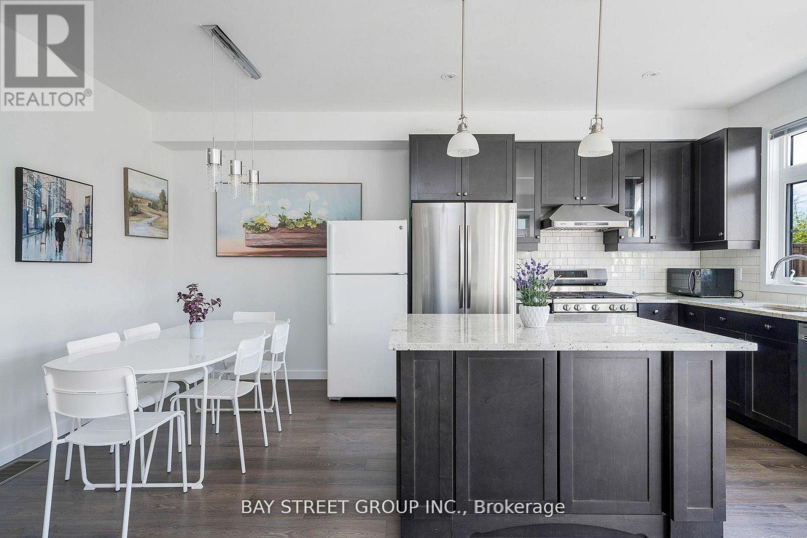 142 Yellow Birch Crescent, Blue Mountains, Ontario  L9Y 0R4 - Photo 9 - X12765468