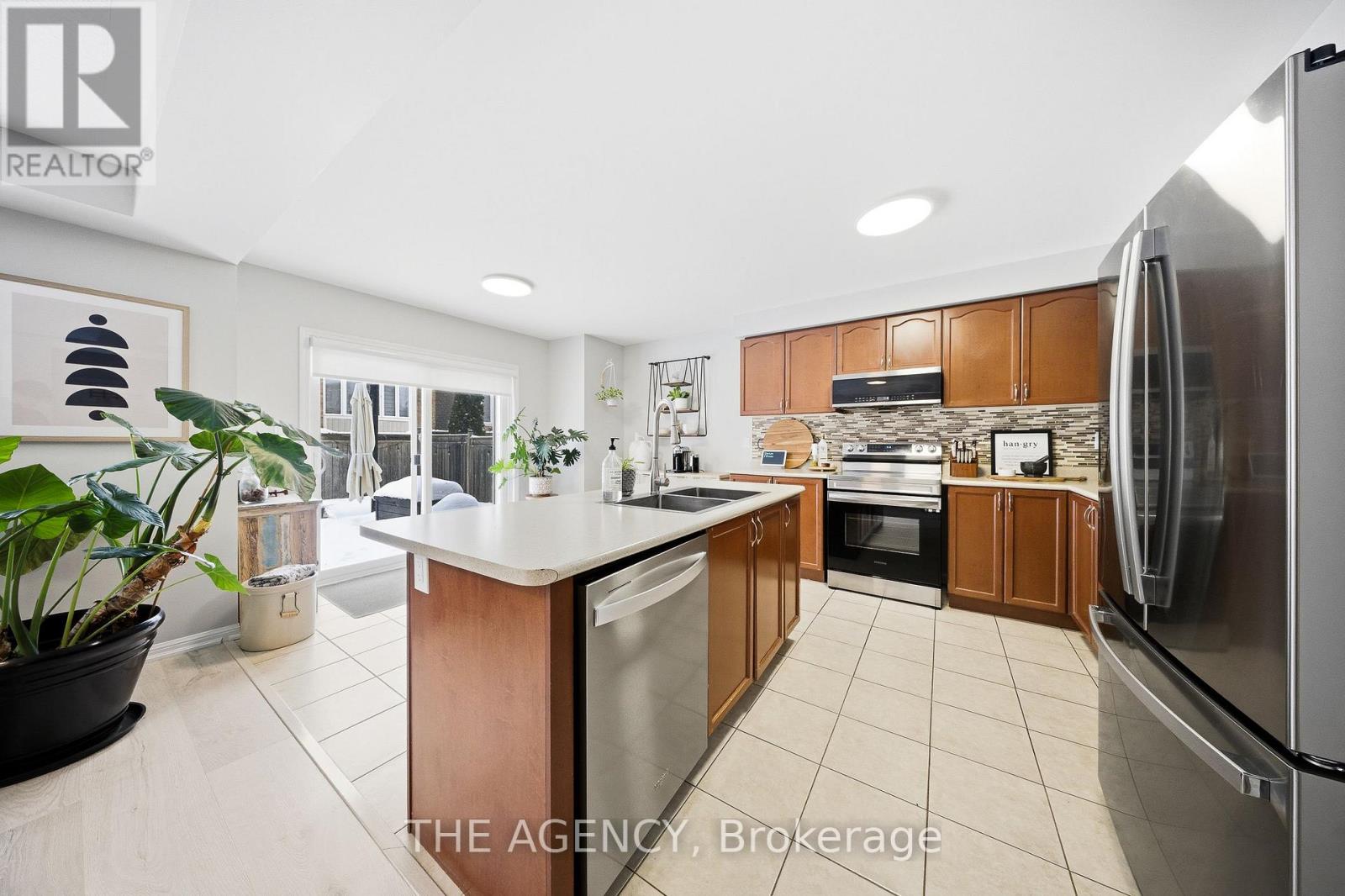 39 Dalton Drive, Cambridge, Ontario  N3C 0E7 - Photo 8 - X12765550