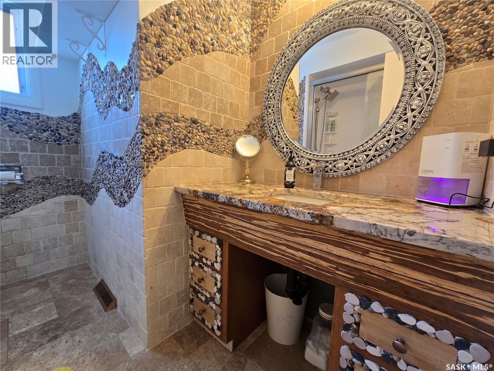 531 Scott Street, Weyburn, Saskatchewan  S4H 1T2 - Photo 16 - SK028065