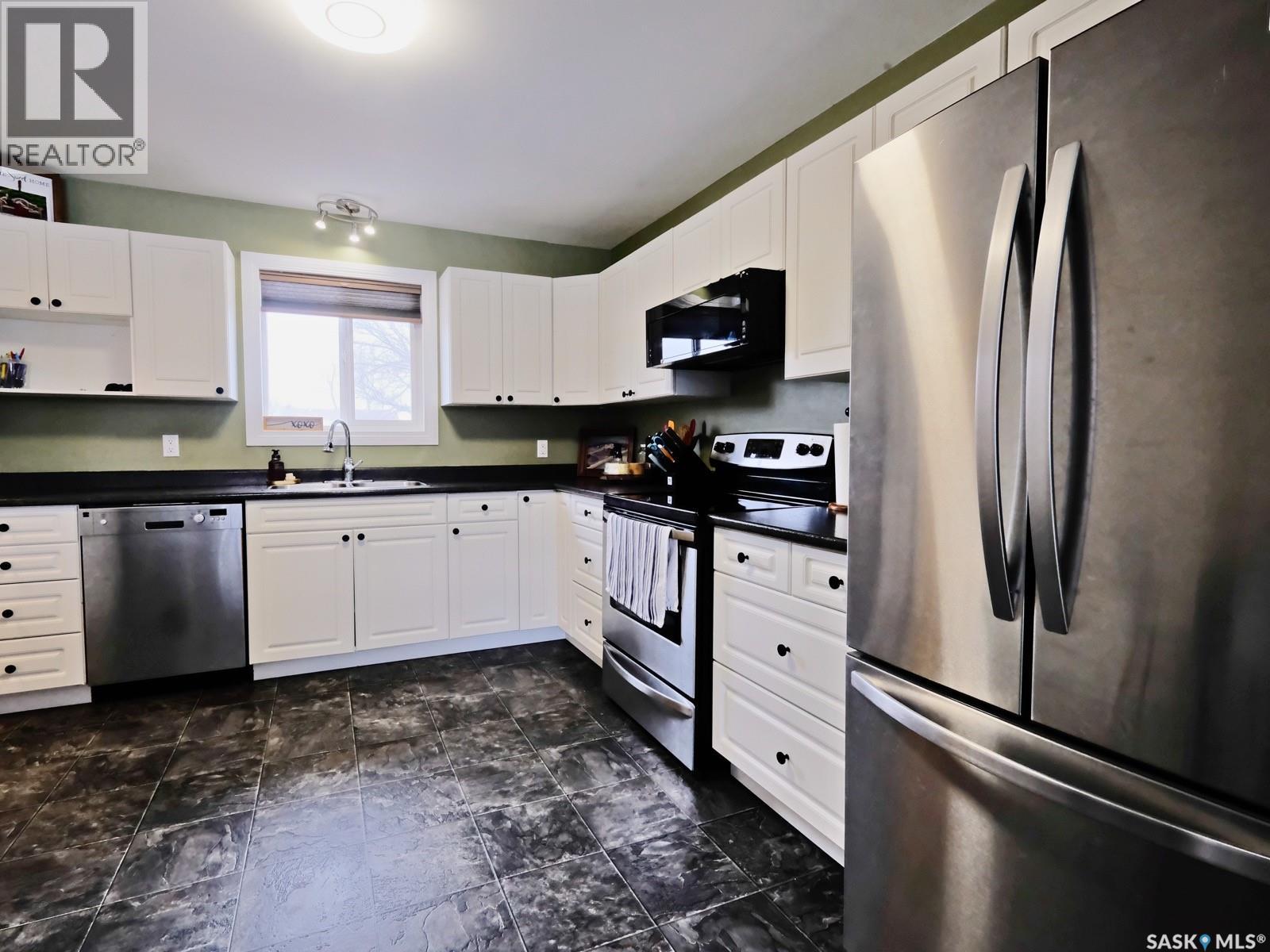 308 6th Avenue W, Rosetown, Saskatchewan  S0L 2V0 - Photo 28 - SK027954