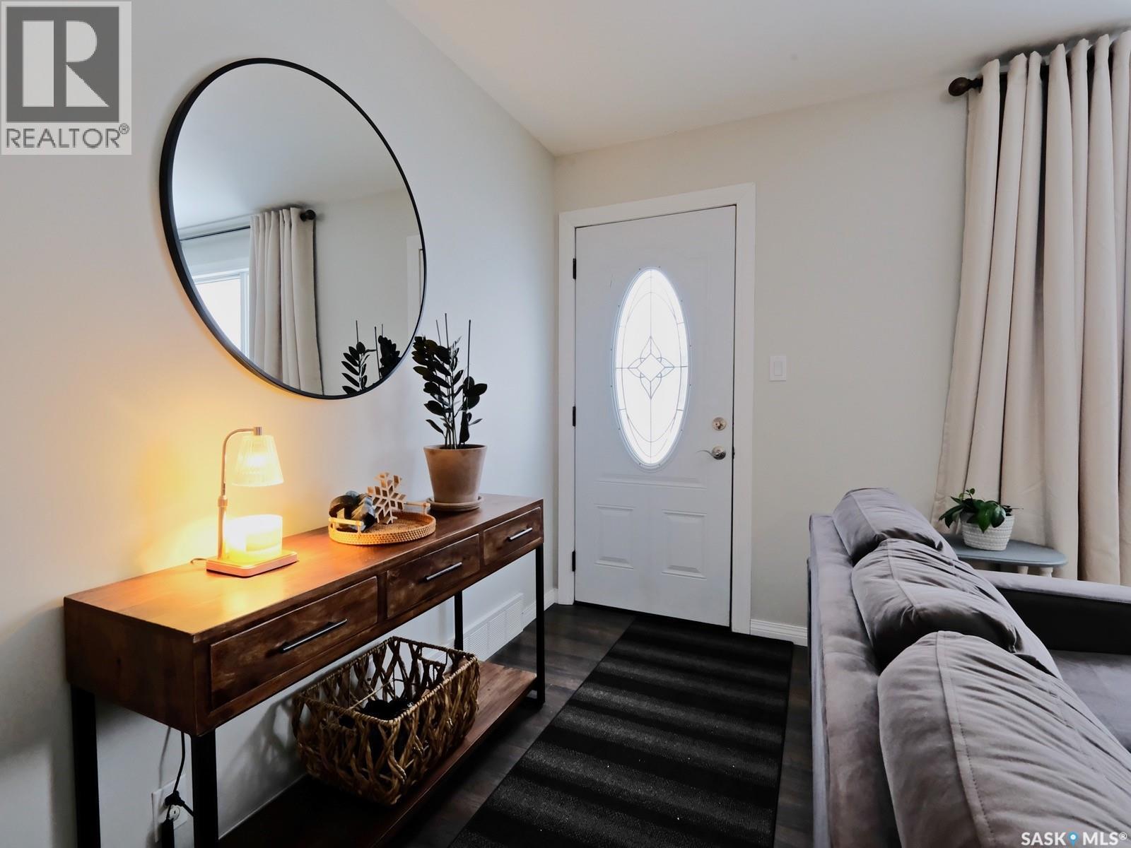 308 6th Avenue W, Rosetown, Saskatchewan  S0L 2V0 - Photo 4 - SK027954