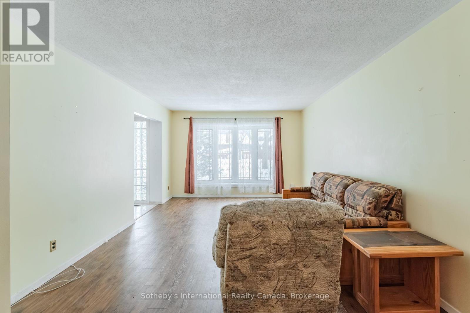 1128 Sylvania Drive, Mississauga (Applewood), Ontario  L4Y 2M1 - Photo 11 - W12765666