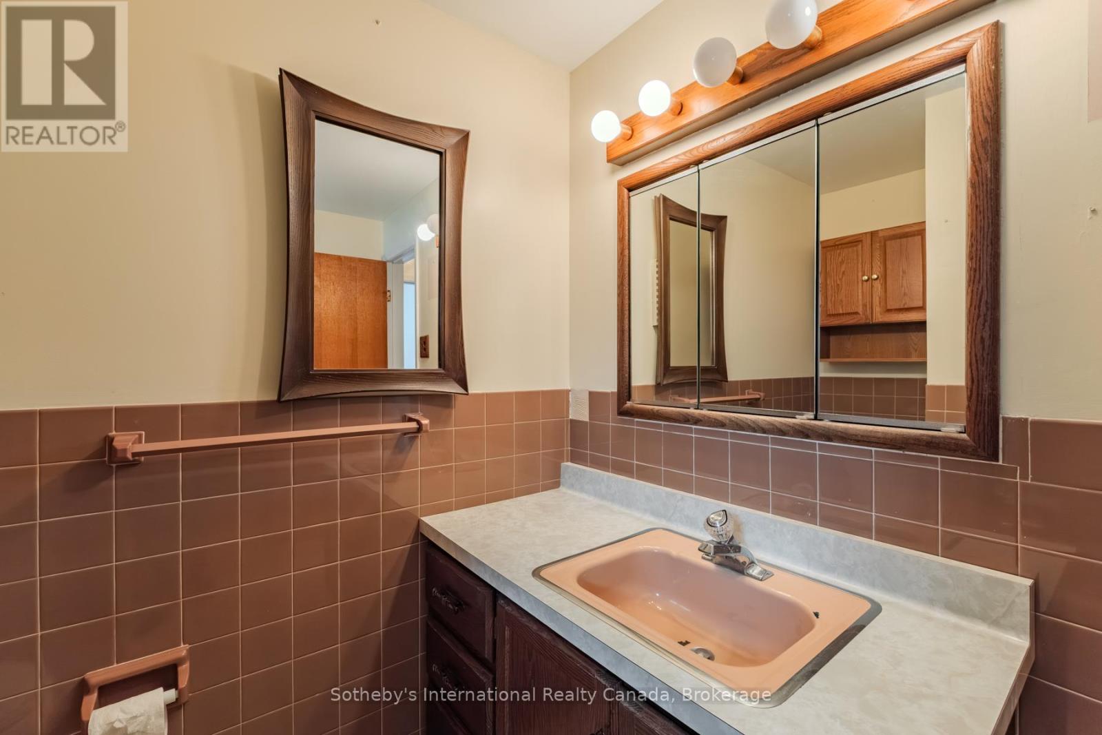 1128 Sylvania Drive, Mississauga (Applewood), Ontario  L4Y 2M1 - Photo 18 - W12765666