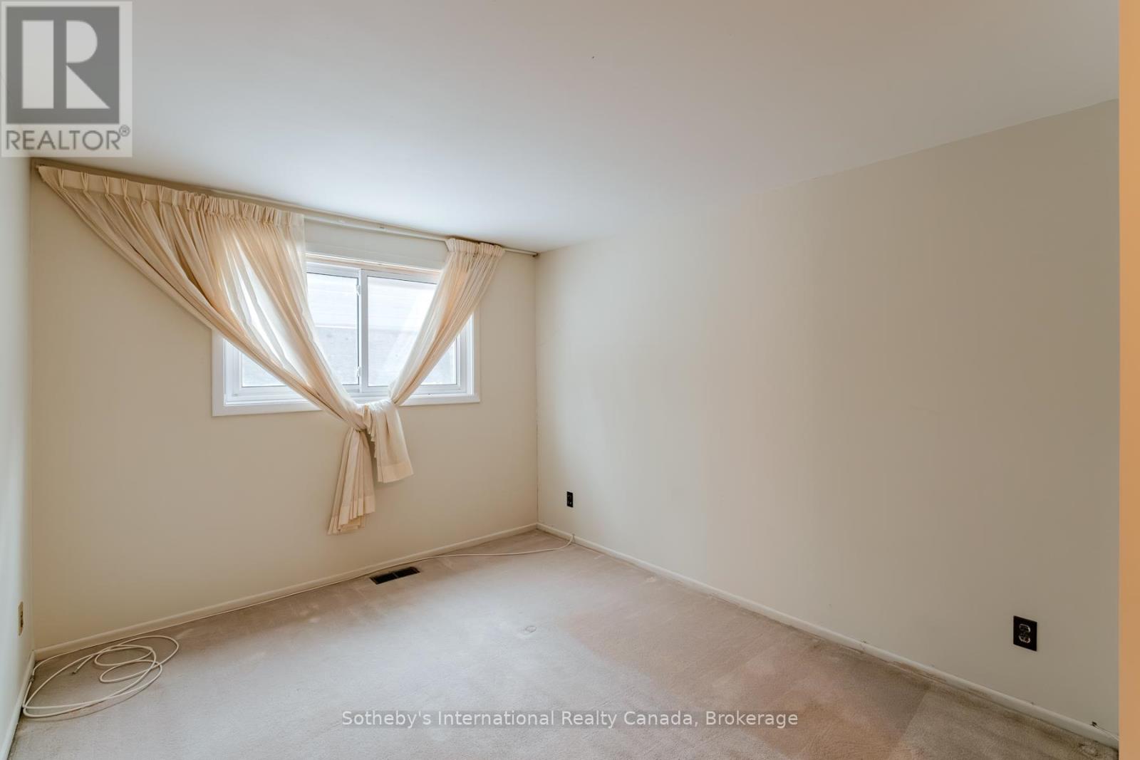 1128 Sylvania Drive, Mississauga (Applewood), Ontario  L4Y 2M1 - Photo 21 - W12765666