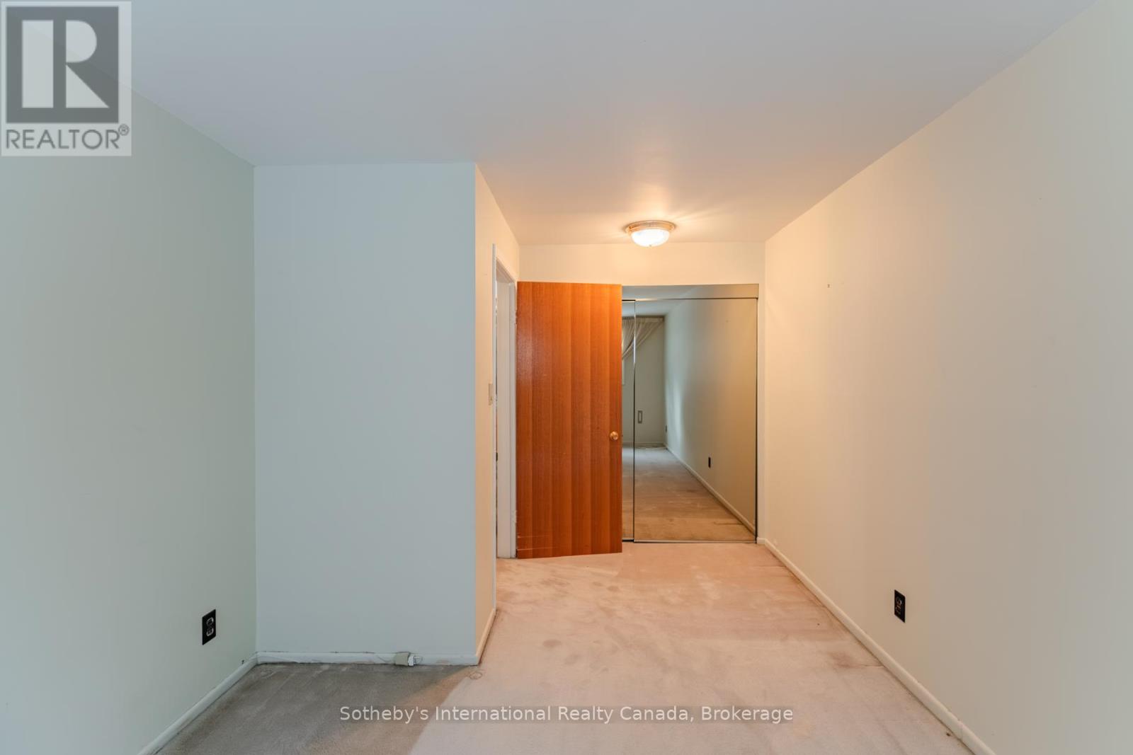 1128 Sylvania Drive, Mississauga (Applewood), Ontario  L4Y 2M1 - Photo 22 - W12765666