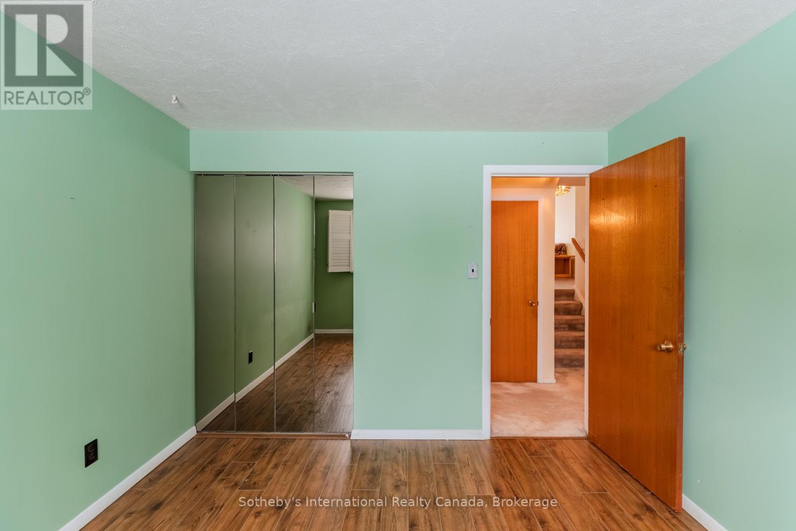 1128 Sylvania Drive, Mississauga (Applewood), Ontario  L4Y 2M1 - Photo 24 - W12765666