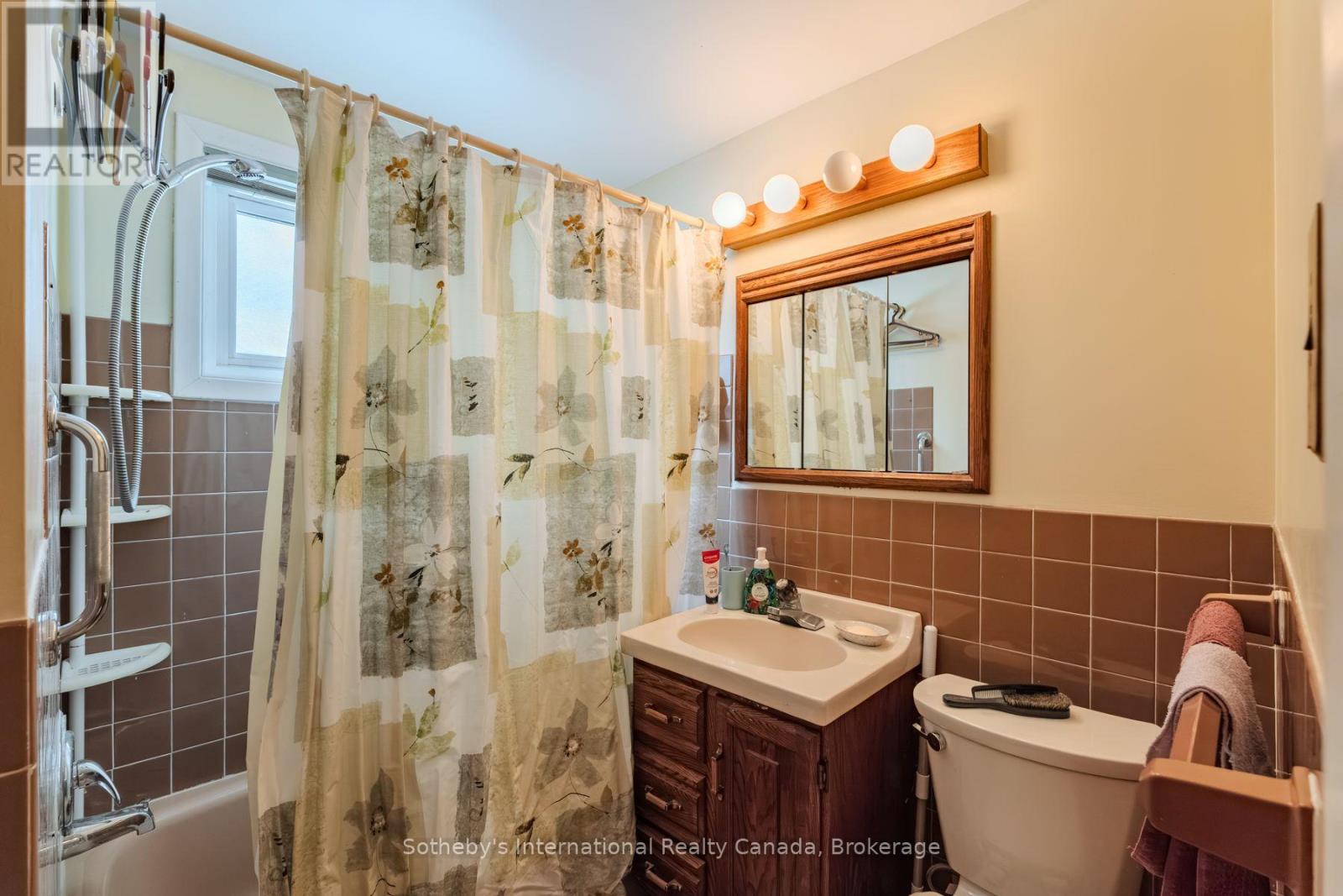 1128 Sylvania Drive, Mississauga (Applewood), Ontario  L4Y 2M1 - Photo 25 - W12765666