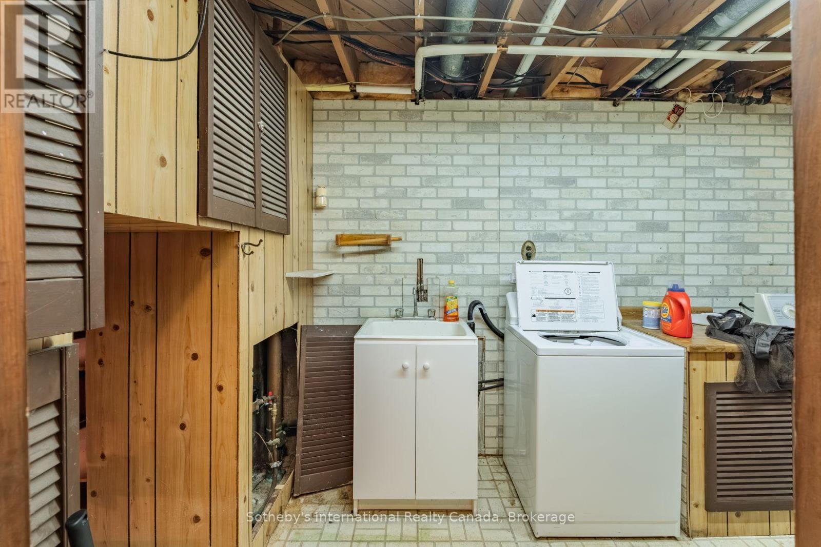 1128 Sylvania Drive, Mississauga (Applewood), Ontario  L4Y 2M1 - Photo 26 - W12765666