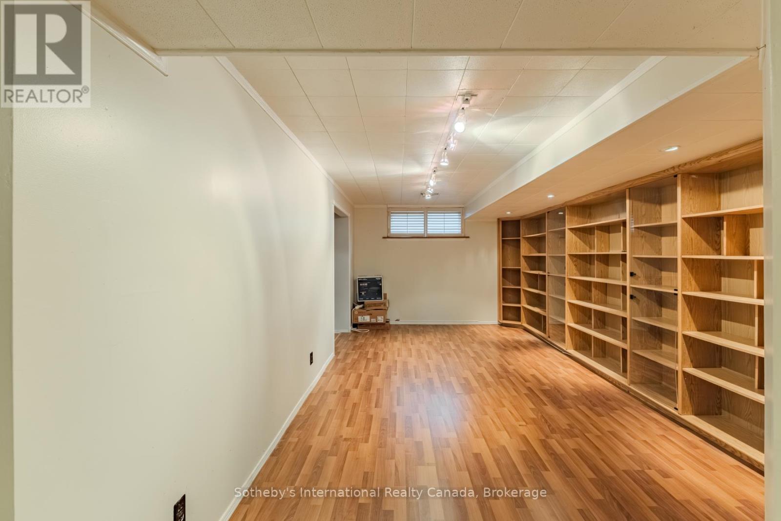 1128 Sylvania Drive, Mississauga (Applewood), Ontario  L4Y 2M1 - Photo 27 - W12765666