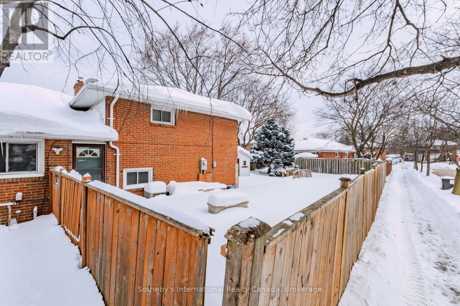 1128 Sylvania Drive, Mississauga (Applewood), Ontario  L4Y 2M1 - Photo 34 - W12765666