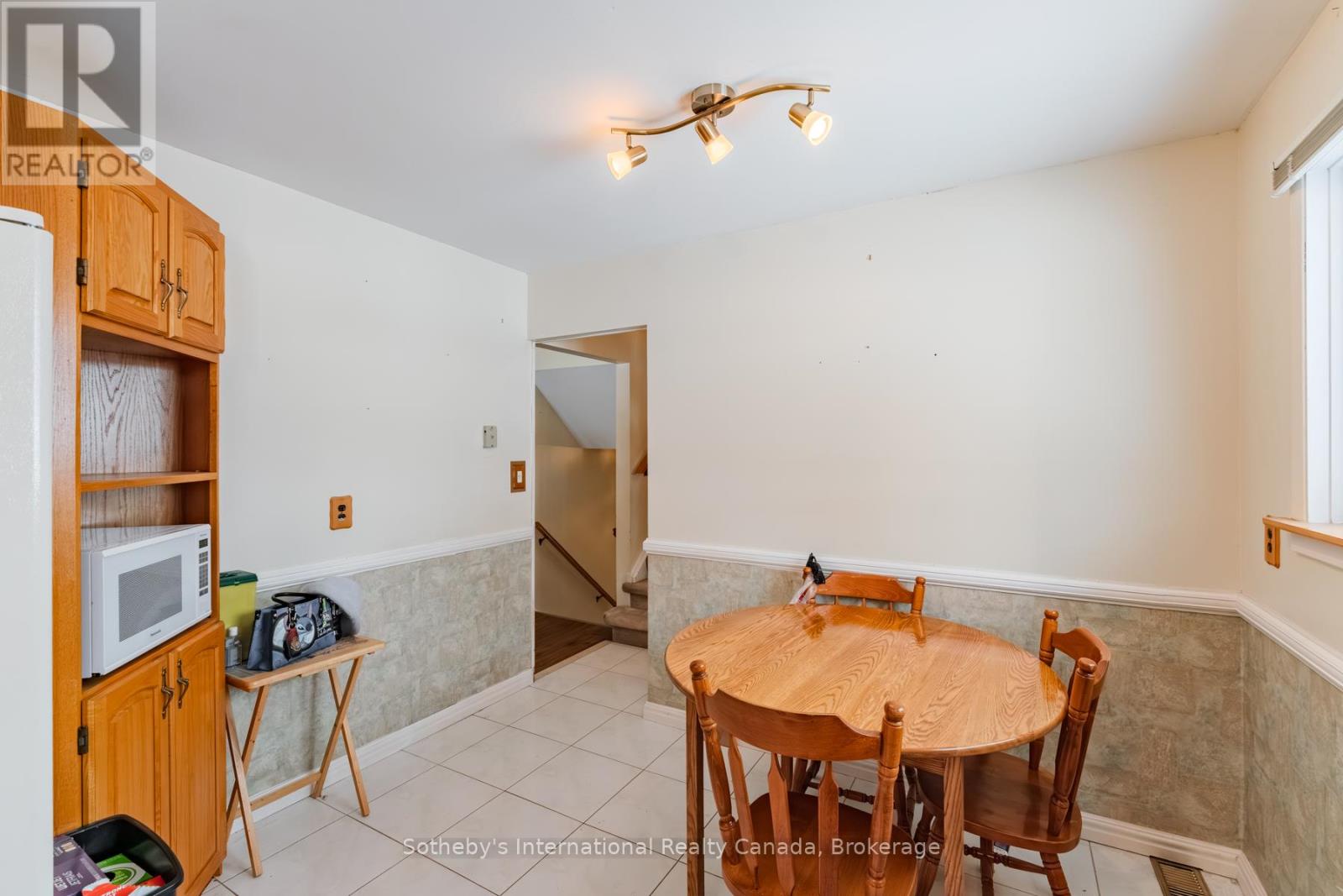 1128 Sylvania Drive, Mississauga (Applewood), Ontario  L4Y 2M1 - Photo 8 - W12765666