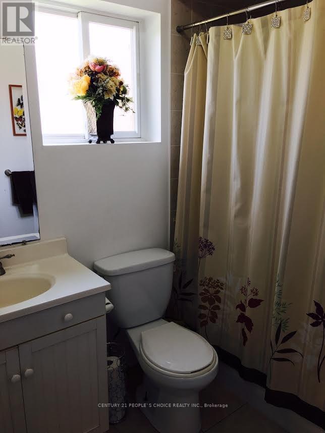 579 Northcliffe Boulevard E, Toronto, Ontario  M6E 3L6 - Photo 12 - C12765486