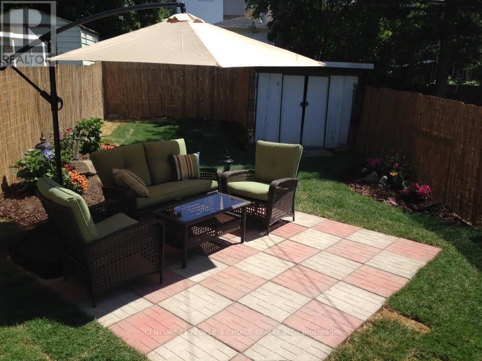 579 Northcliffe Boulevard E, Toronto, Ontario  M6E 3L6 - Photo 4 - C12765486