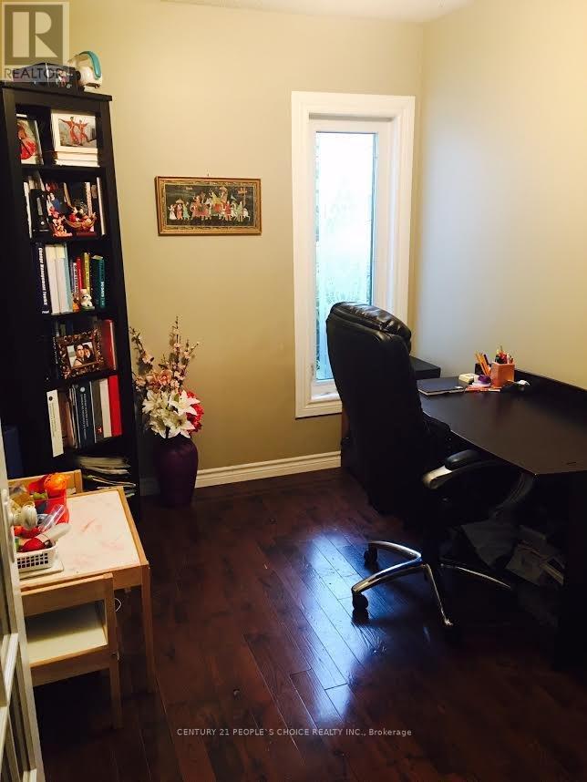 579 Northcliffe Boulevard E, Toronto, Ontario  M6E 3L6 - Photo 6 - C12765486