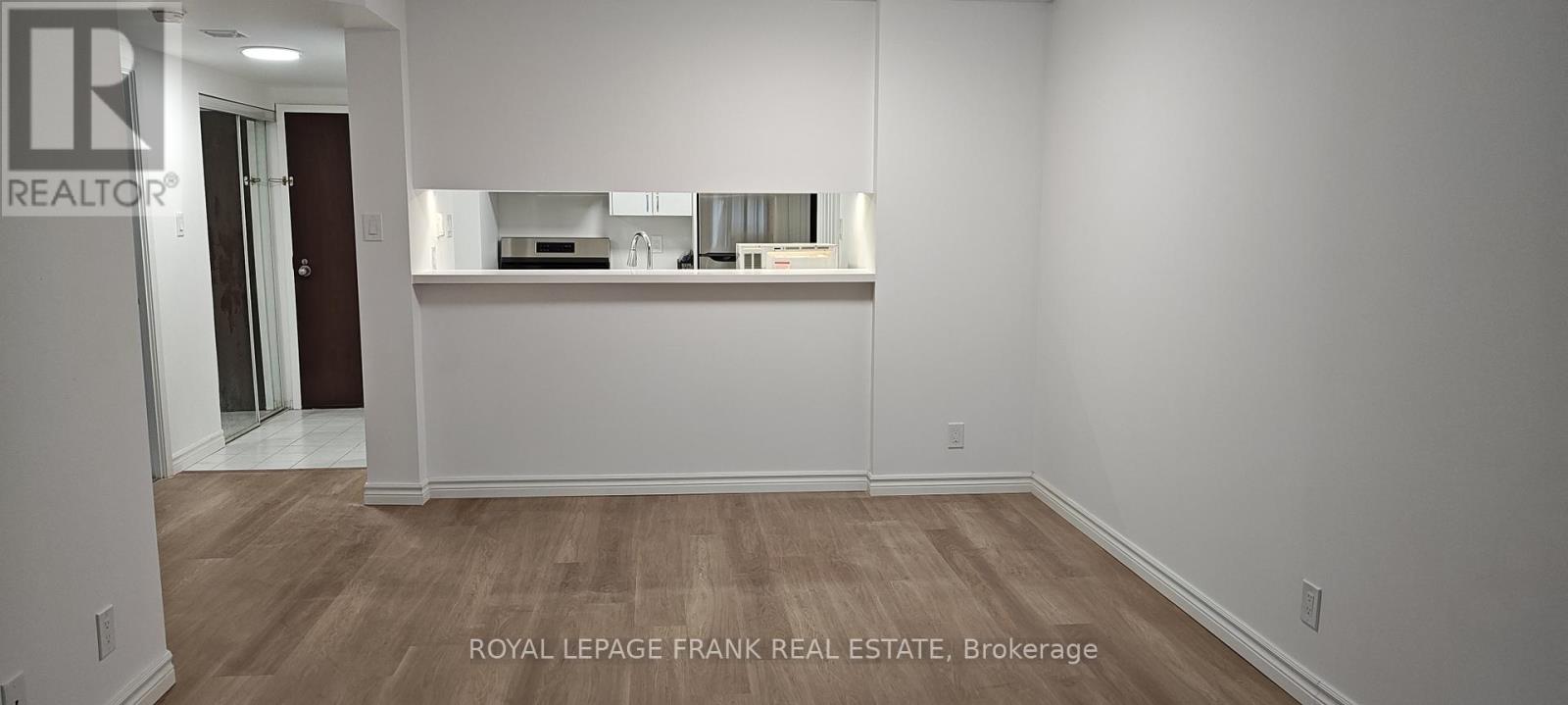 1702 - 717 Bay Street, Toronto (Bay Street Corridor), Ontario  M5G 2J9 - Photo 6 - C12765404