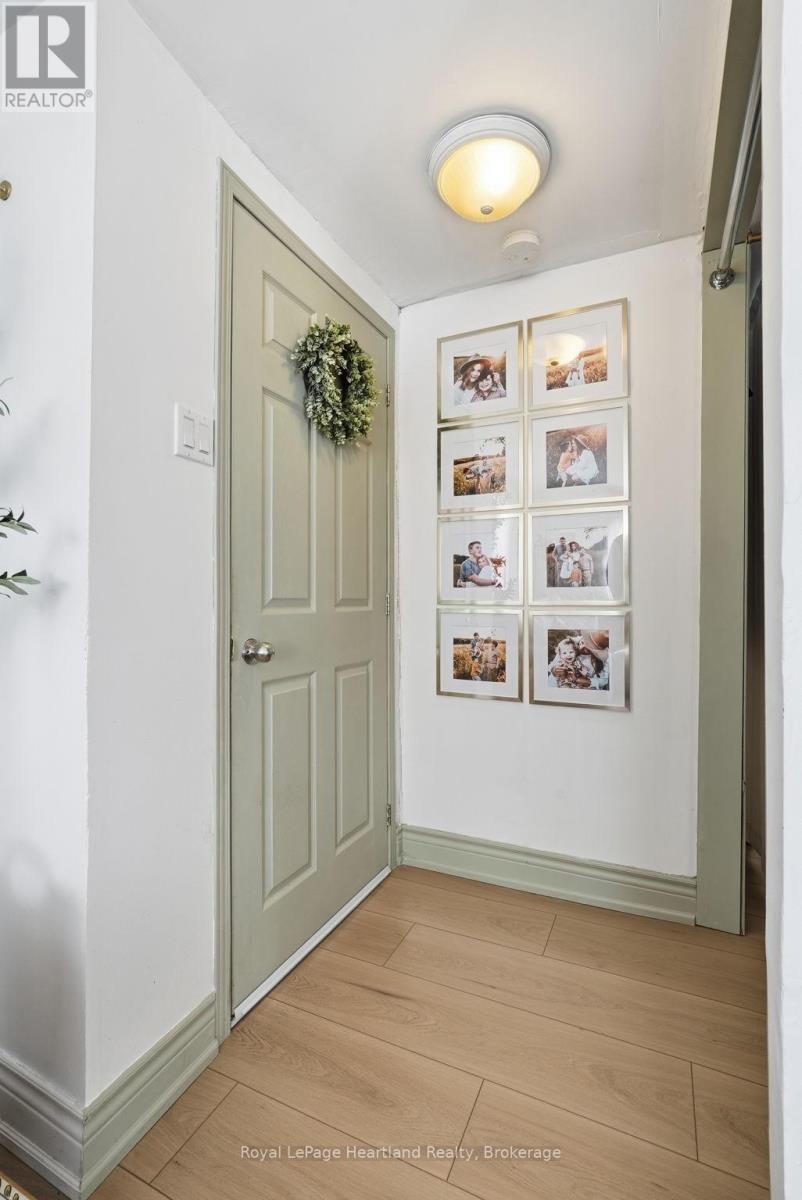 17 Clarke Street S, Minto, Ontario  N0G 1M0 - Photo 3 - X12765752