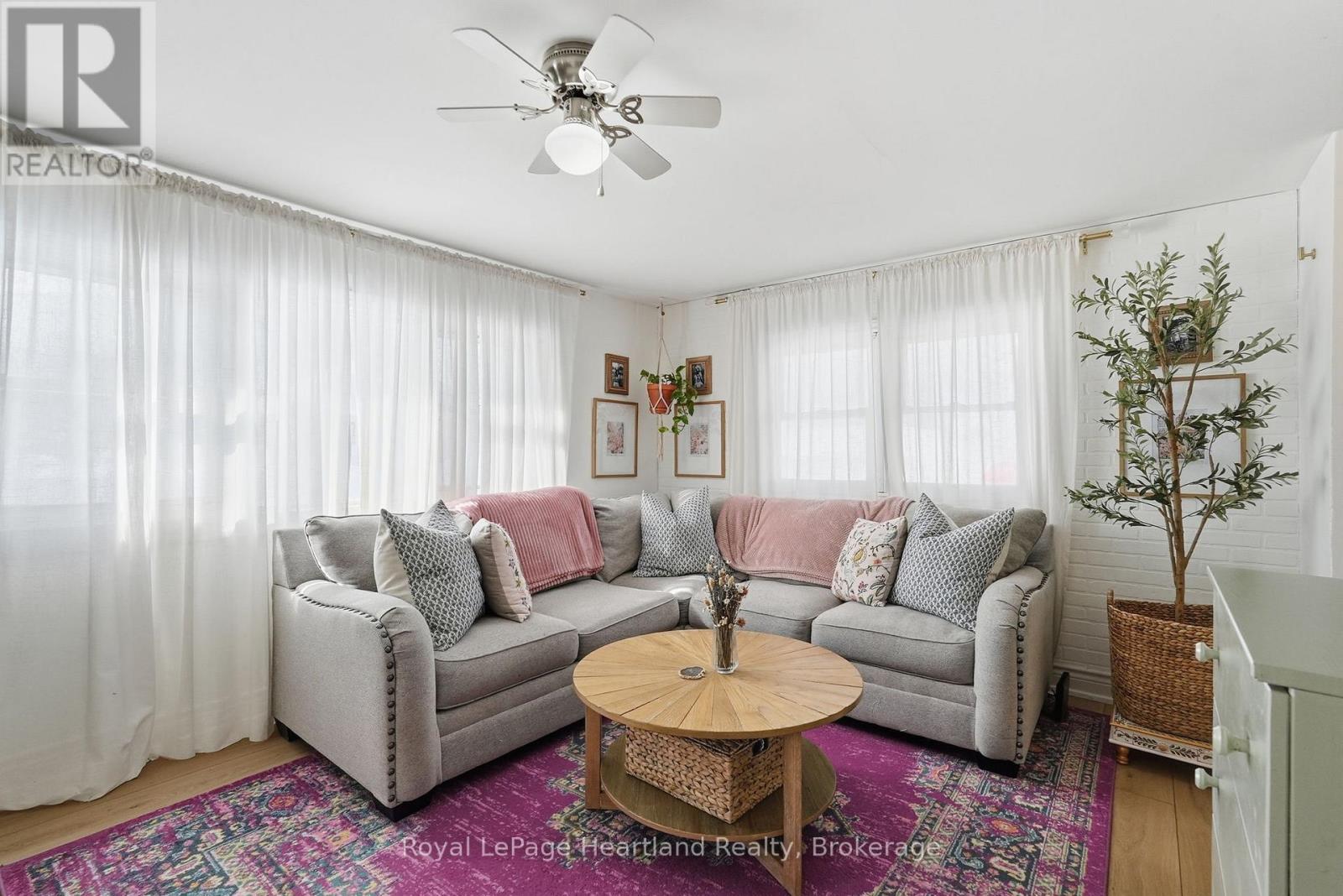 17 Clarke Street S, Minto, Ontario  N0G 1M0 - Photo 5 - X12765752