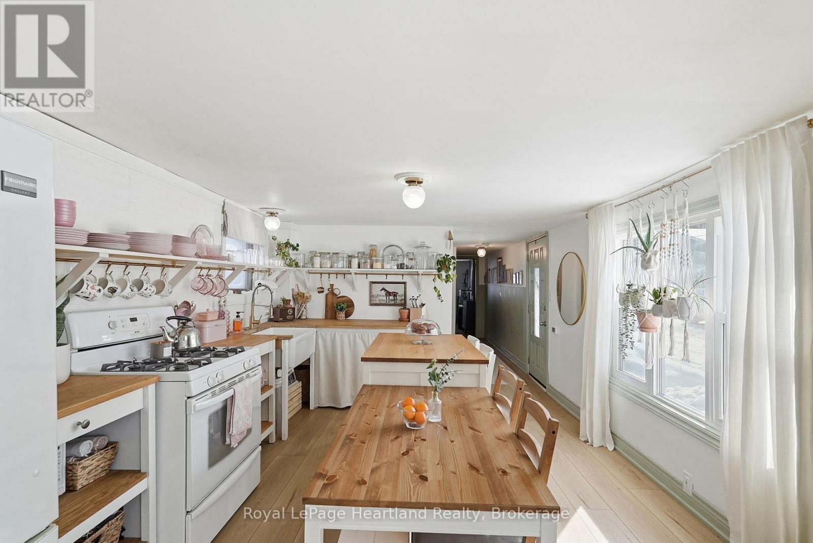 17 Clarke Street S, Minto, Ontario  N0G 1M0 - Photo 6 - X12765752