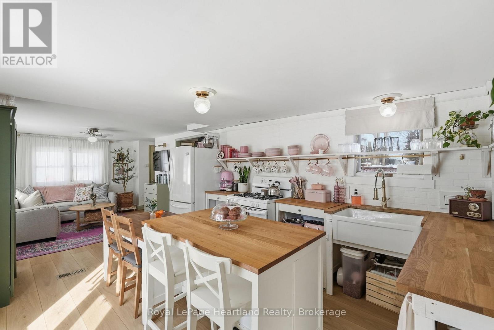 17 Clarke Street S, Minto, Ontario  N0G 1M0 - Photo 9 - X12765752