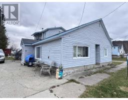 8 McKinley AVE, Wawa, Ontario