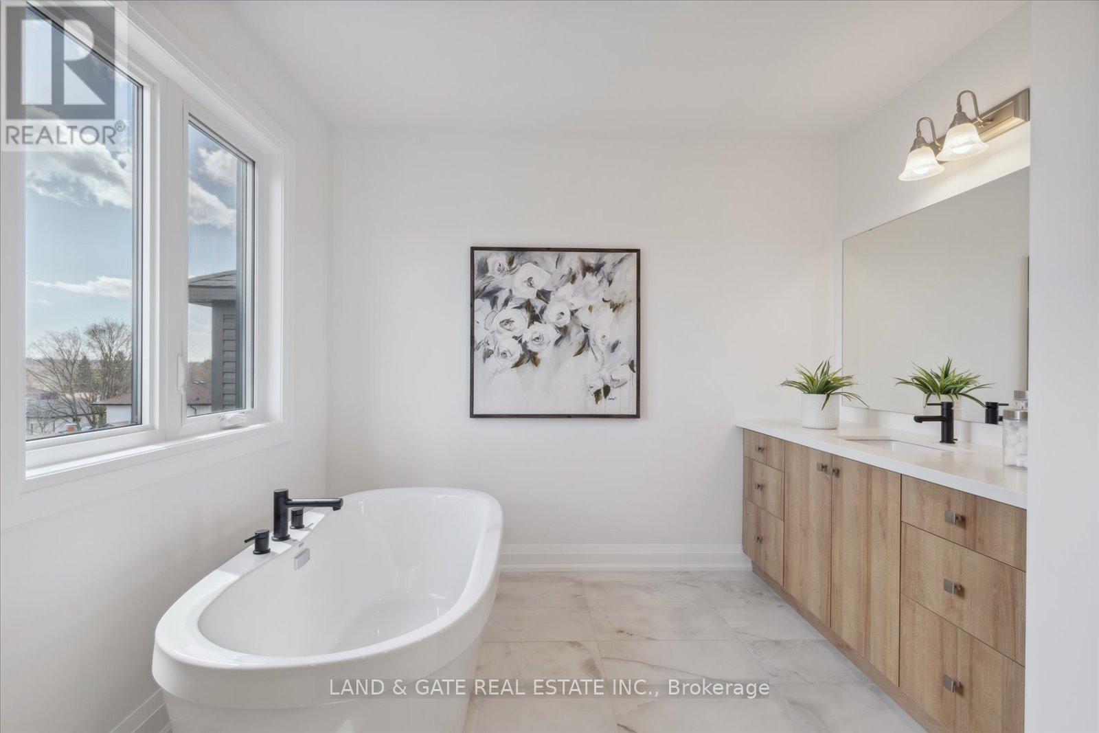 985 Queensdale Avenue, Oshawa (Donevan), Ontario  L1H 1H4 - Photo 32 - E12765652