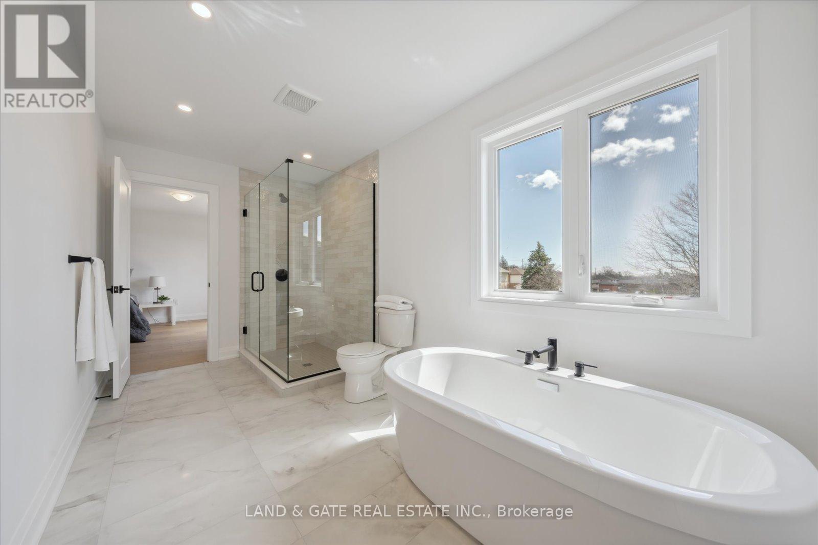 985 Queensdale Avenue, Oshawa (Donevan), Ontario  L1H 1H4 - Photo 37 - E12765652