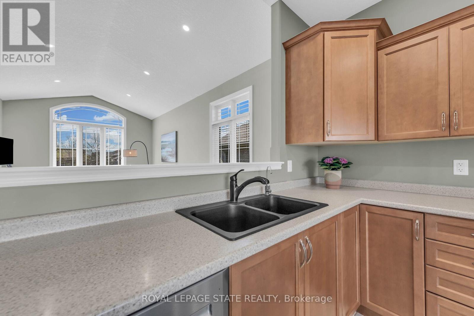 20 Schertzberg Lane, Brantford, Ontario  N3T 0B3 - Photo 10 - X12765128