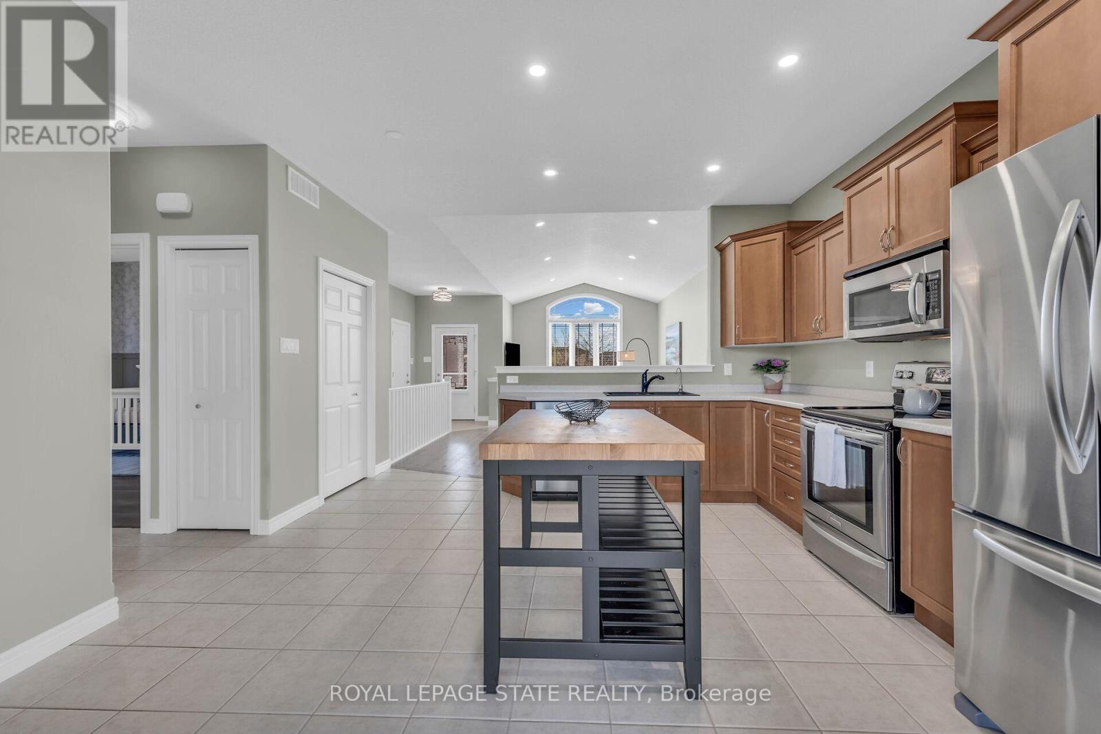 20 Schertzberg Lane, Brantford, Ontario  N3T 0B3 - Photo 9 - X12765128