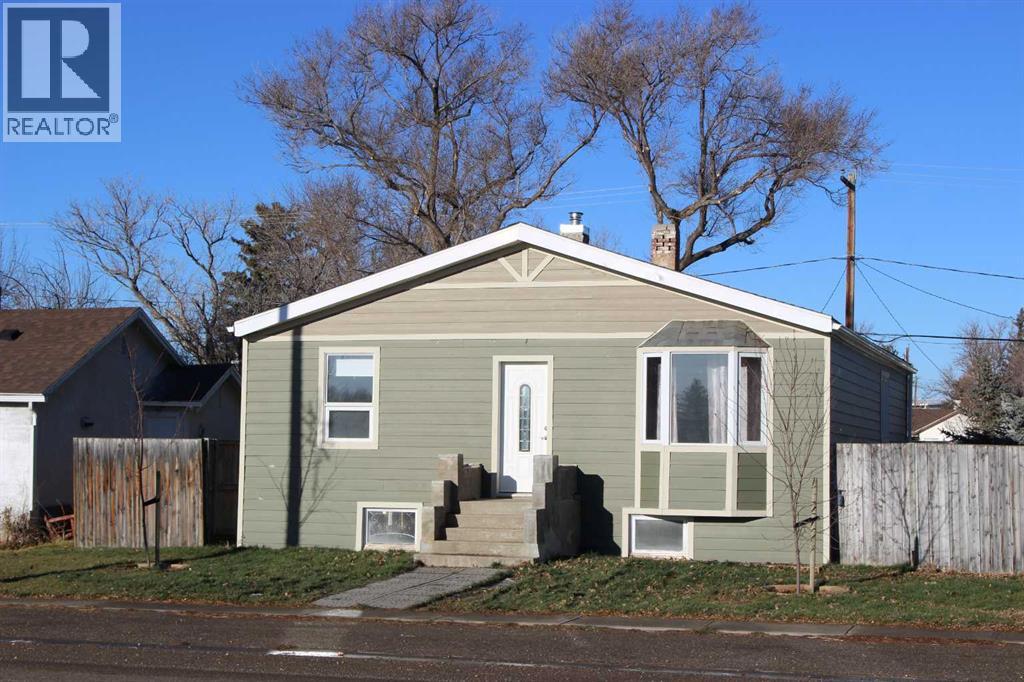 526 Highway Avenue, Picture Butte, Alberta  T0K 1V0 - Photo 1 - A2275250