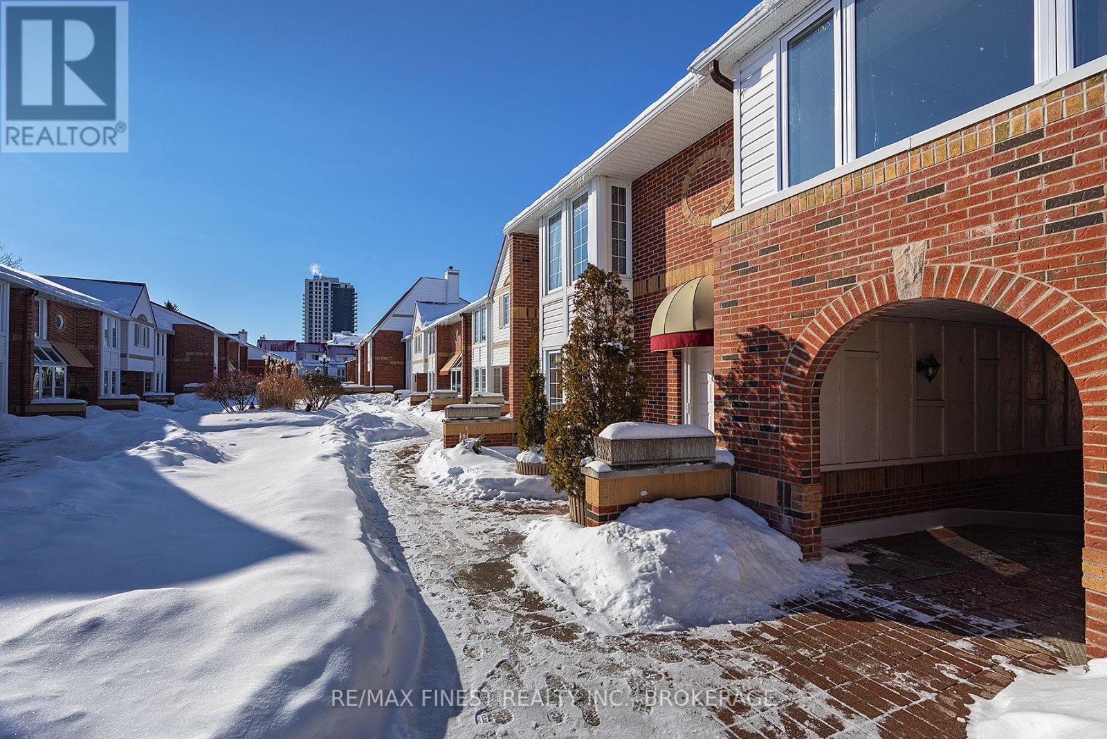 16 - 1 Place D'armes, Kingston (East Of Sir John A. Blvd), Ontario  K7K 6R8 - Photo 5 - X12765780