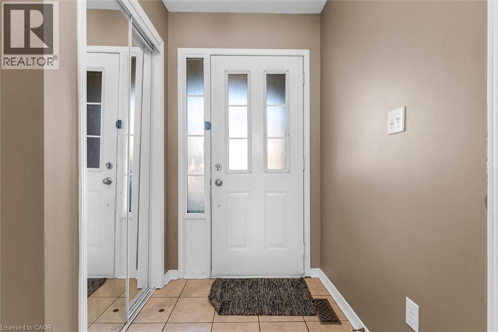 800 Paramount Drive Unit# 40, Stoney Creek, Ontario  L8J 3V8 - Photo 4 - 40803350