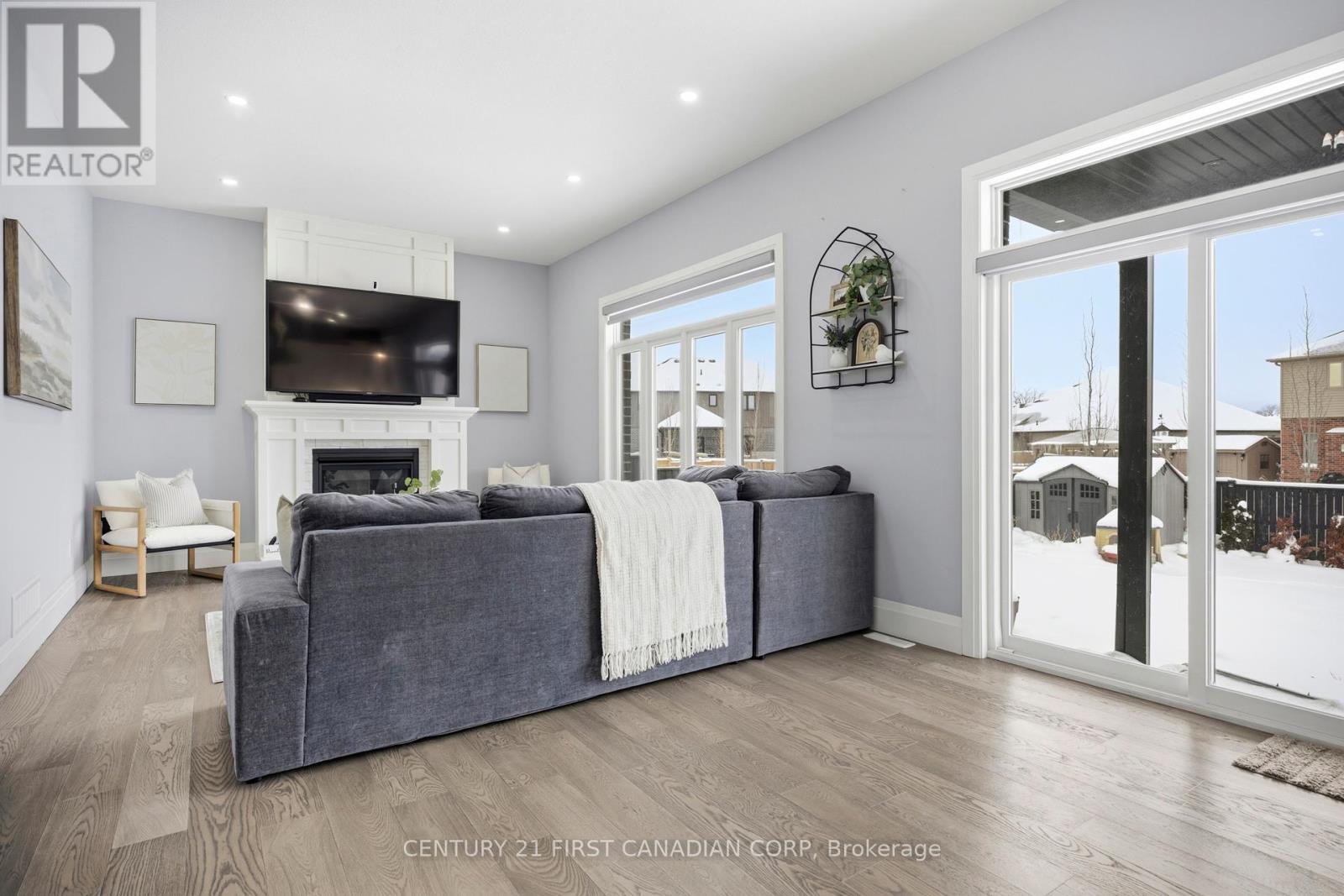 108 Watts Drive, Lucan Biddulph (Lucan), Ontario  N0M 2J0 - Photo 15 - X12765628