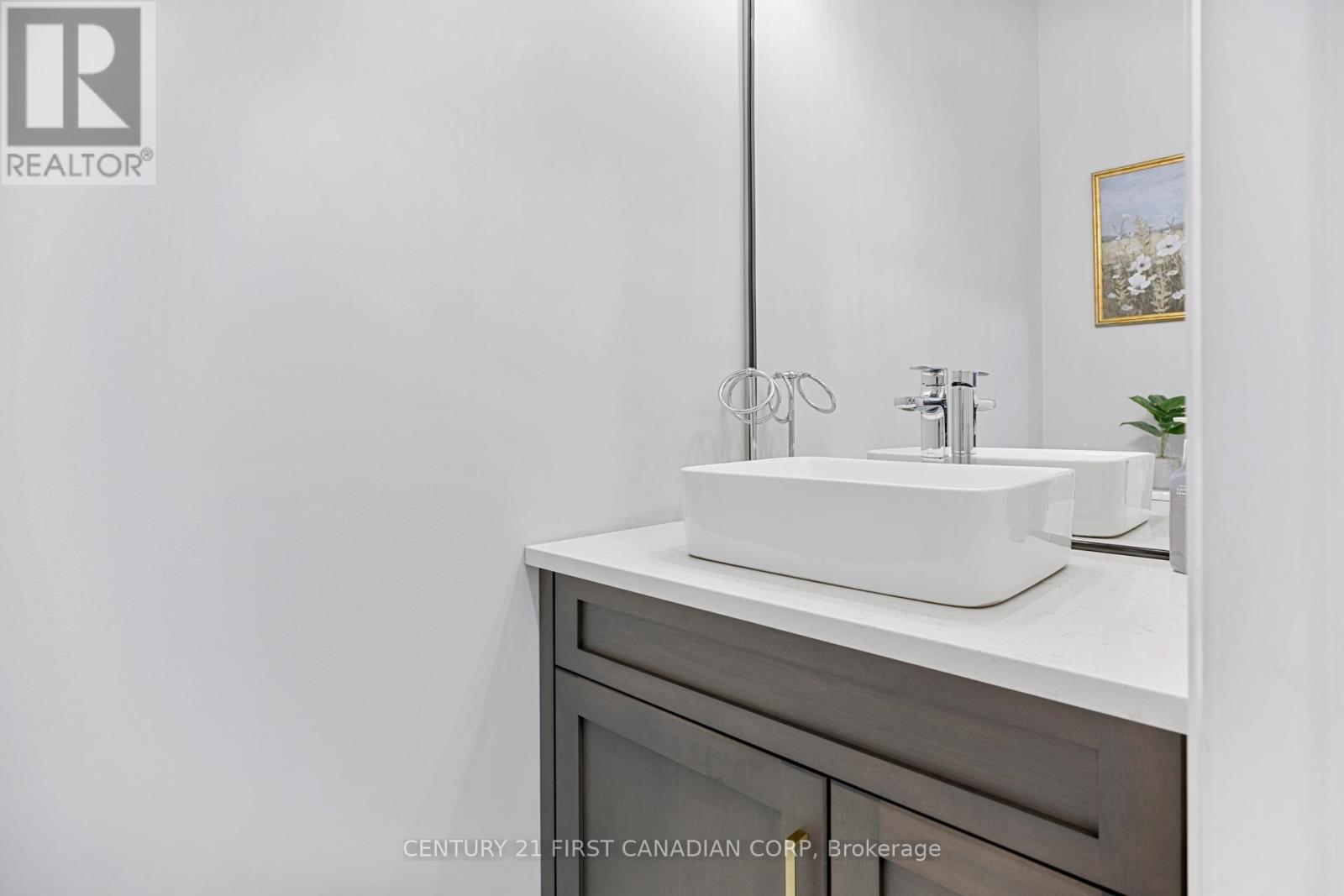 108 Watts Drive, Lucan Biddulph (Lucan), Ontario  N0M 2J0 - Photo 19 - X12765628